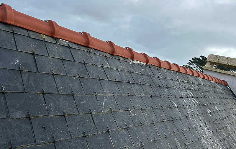 Travaux de couverture - Le Couvreur Finistérien : artisan couvreur zingueur basé sur Ergué-Gabéric, intervient dans les meilleurs délais sur QUIMPER et les alentours ainsi que dans tout le Finistère (29)  : Travaux de couverture, faîtage en neuf et en rénovation. intervention urgence fuite toiture. Travaux de zinguerie ... Intervention sur QUIMPER et les alentours ainsi que dans tout le Finistère (29)
