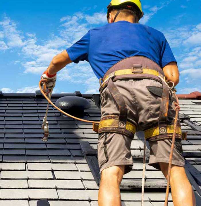 Le Couvreur Finistérien : l’entreprise LE COUVREUR FINISTÉRIEN basé sur Ergué-Gabéric, intervient dans les meilleurs délais sur QUIMPER et les alentours ainsi que dans tout le Finistère (29): travaux de couverture, zinguerie, nettoyage démoussage peinture hydrofuge toiture, étanchéité toit plat terrasse, traitement des bois de charpente, nettoyage ravalement peinture imperméabilisation façade, nettoyage des extérieurs : ... artisan couvreur sur QUIMPER et les alentours ainsi que dans tout le Finistère (29)